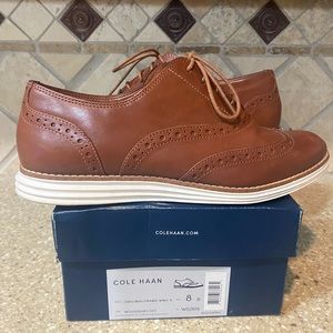 Cole Haan Original Grand WNG II women size 8 (like New)